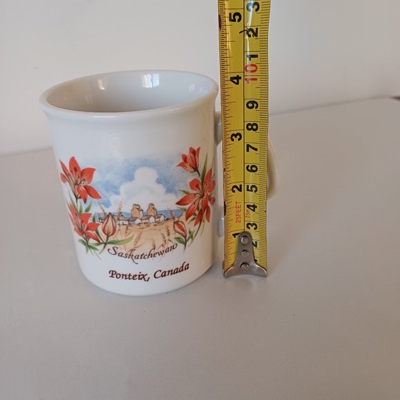 Vintage Ponteix Saskatchewan Tea Cup - Picture 6 of 6